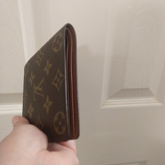 Louis Vuitton Monogram Wallet - Picture 8 of 16
